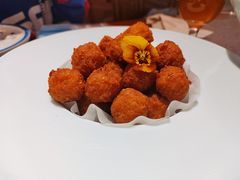 干炸小丸子-真地道京味府·鲜橙烤鸭·北京菜(朝外大街东大桥店)