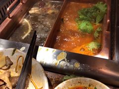 -老牌坊云南鱼豆花火锅(爱建店)