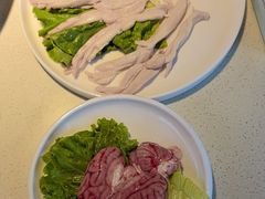 -茅草房·河畔园林火锅