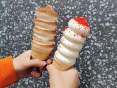 红丝绒蛋糕五球甜筒-DQ·蛋糕·冰淇淋(万象城店)