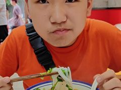 -窄巷口生烫牛肉米线(客村店)