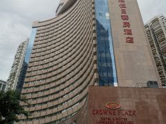 -深圳富苑皇冠假日套房酒店