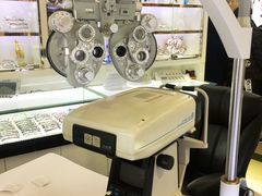 -臻美视爵眼镜·明月·依视路·蔡司折扣店(广渠门店)