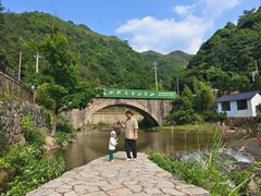 -安吉龙王山峡谷漂流