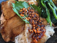 炭烤猪五花肉盖饭-热血兄弟·炭火烤肉(融侨中心店)