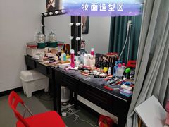 -易摄全家福照相馆(兰庭国际A座店)