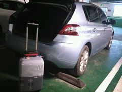 -一嗨租车(凤凰机场店)