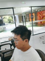-尤司男士国潮理发馆