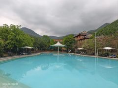 -十万大山布透温泉