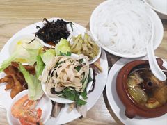 -德致祥云南过桥米线(云天小苑店)