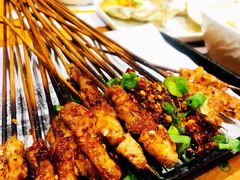 泼辣猪小串-木屋烧烤(西城天桥店)