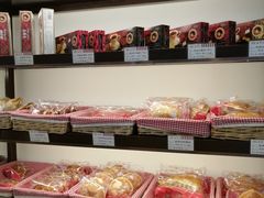 面包甜点陈列柜-红宝石·鲜奶小方·海派西点房(丰庄店)