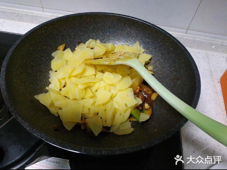 干锅土豆片～超级下饭超级好吃