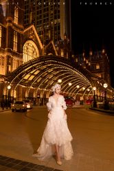 -现代经典婚纱摄影