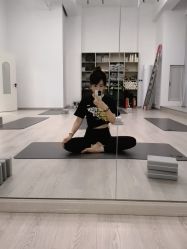 -小黑裙瑜伽·普拉提