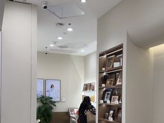 -HIMO海马体照相馆(上海华润CP静安店)