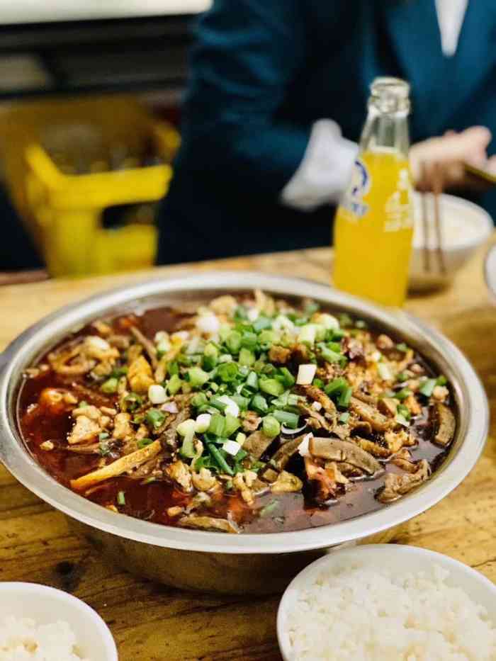 五一路余姐毛血旺-"大名鼎鼎的余姐毛血旺 从居民楼里搬到了五.