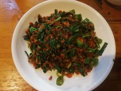 -临江餐馆二楼美食部落