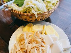 -夏屿湖畔.落日湖景餐厅(普者黑景区店)
