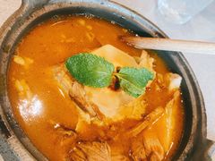 酸木瓜炖牛腩-半山腰·云南菜(侨福芳草地店)