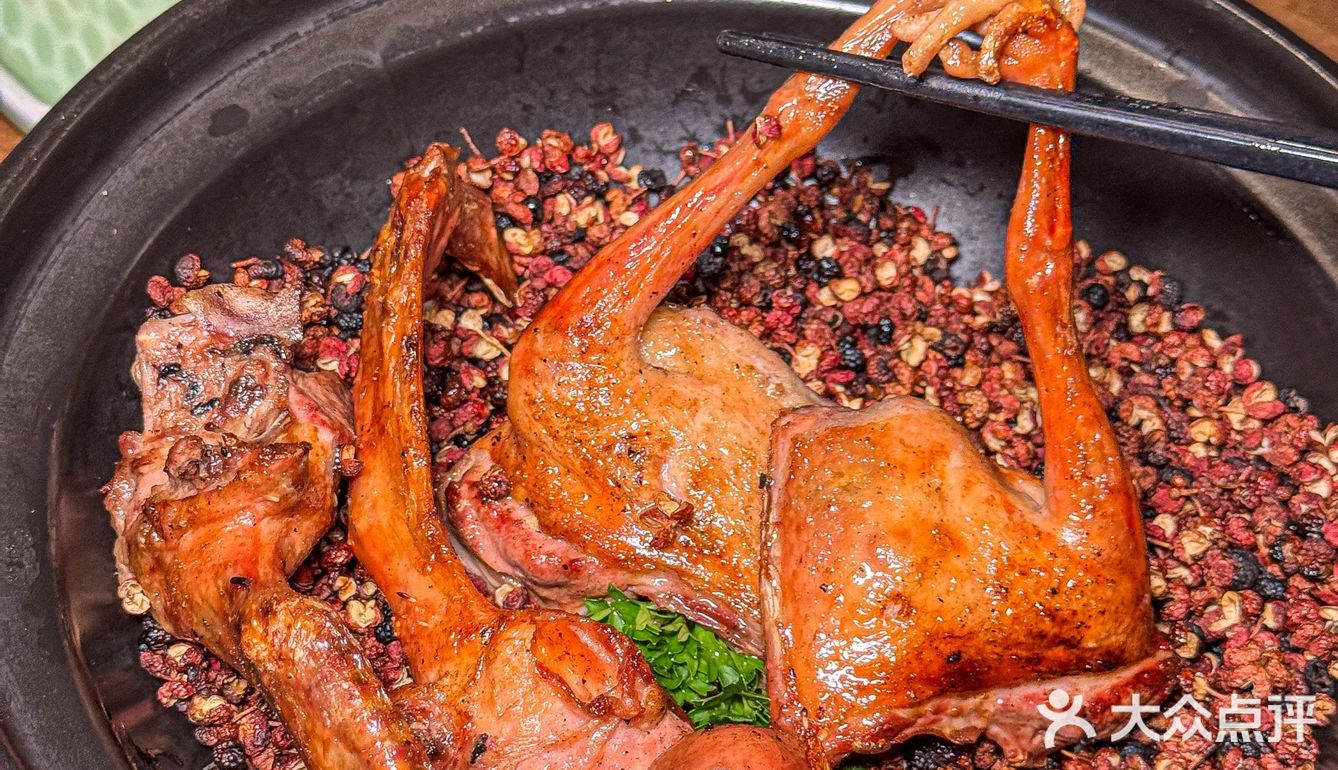 下班后的治愈时刻，被这家烧鸟酒场的江景美到了