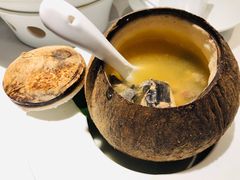 原只椰炖乌鸡汤-汤城小厨•粤菜•靓汤(金宝街店)