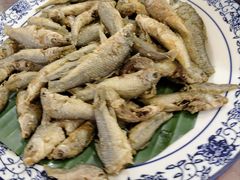 油炸小河鱼-德天丽水风味馆