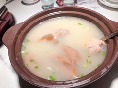 -小凤庭·地道湖北菜武昌鱼·藕汤(38年黄鹤楼店)