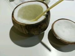 -志龙皇冠吃货椰子铺