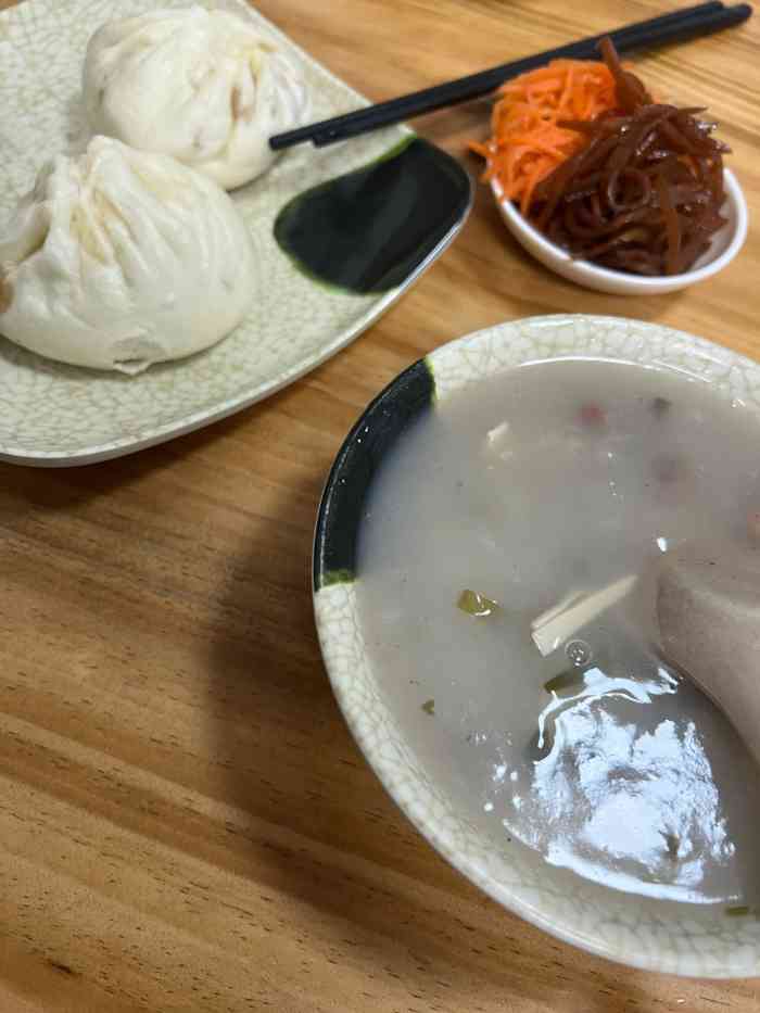 见鲜包子(新世界小吃城店)-"#最开始是奔着隔壁甜沫王去的,到了之后发