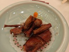 玻璃乳鸽-聚福山莊·寻味顺德(北滘店)
