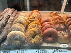 -HOT CRUSH趁热集合·现烤面包(环球港店)