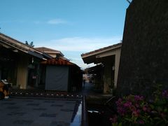 -亚龙湾亚泰商业街