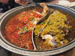 -阿瓦山寨·湘菜现炒·剁椒鱼头王(咸阳总店)