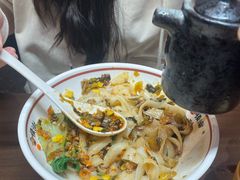 -顺溜·手工刀削面·黑金店(铜锣湾店)