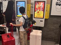 -麦当劳(上海虹桥站30B检票口楼上)