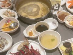 -黑金·寻焰自助百汇·烤肉·火锅(中街店)