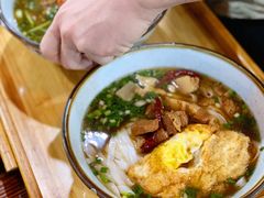 -裕新楼粉面馆·石磨手工粉(四方坪店)