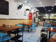 大堂-老何家后安粉·糟粕醋海鲜火锅(三亚湾椰梦长廊店)