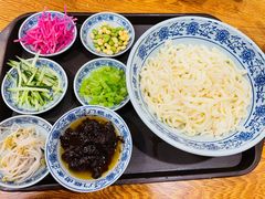 老北京炸酱面-门框胡同百年卤煮(新街口店)