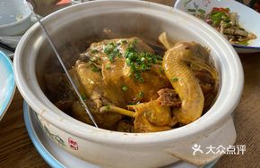 Braised Pork Trotter with Chicken