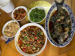 -芦茨金富饭庄·25年老字号·专做稻草鸡