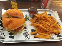 炸薯条-Grinder 绞肉机汉堡(武定路店)