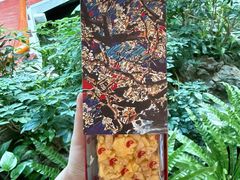 榄仁萨其马-白天鹅宾馆·美食屋