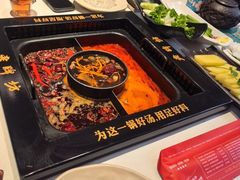 -老牌坊云南鱼豆花火锅(哈西万达店)