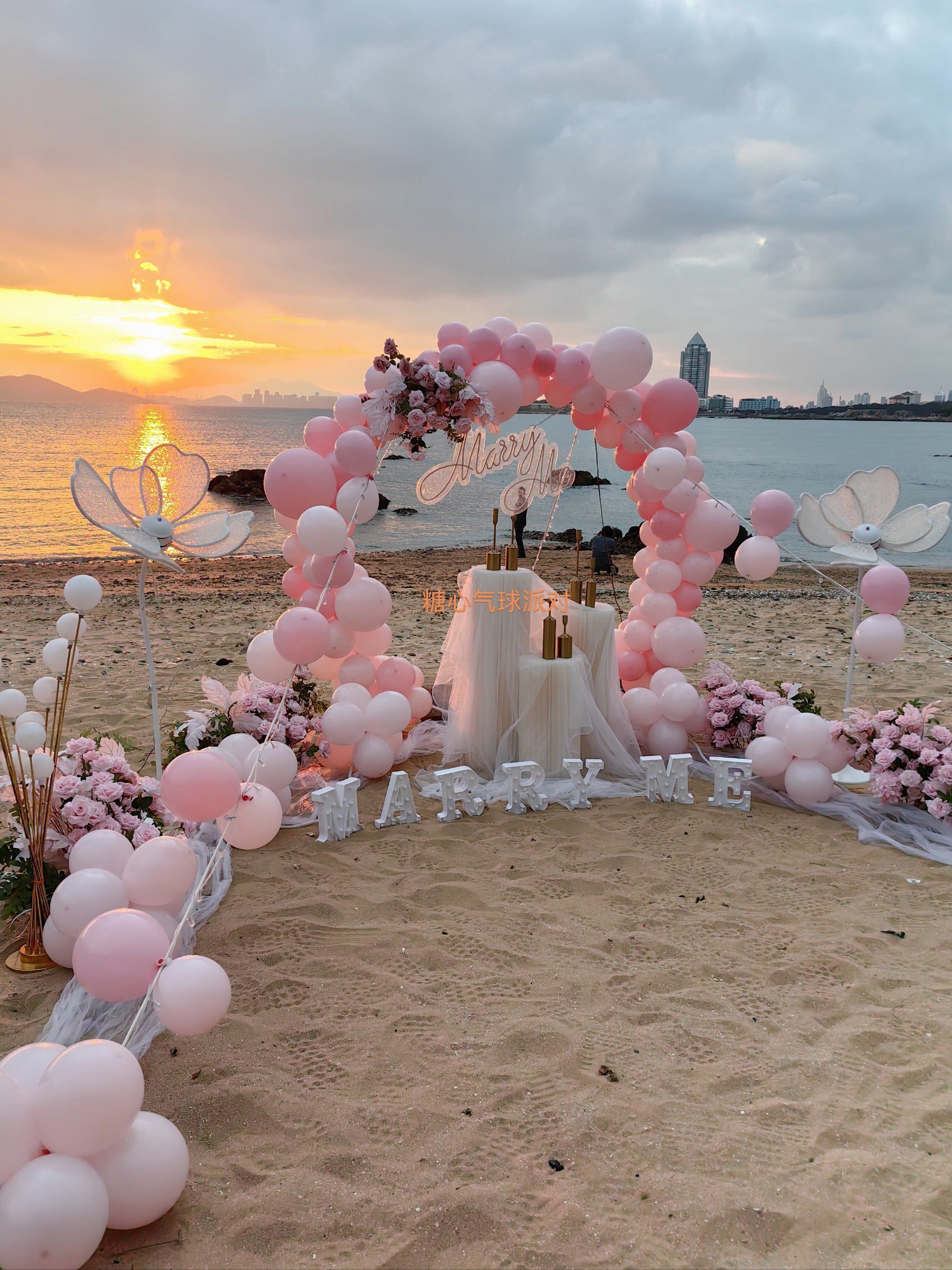 海边求婚太美了