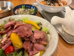烤牛肉鲜蔬沙拉-Retro Deli 茶泡饭