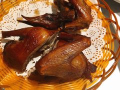 招牌吊烧鸽皇-多多旺港式茶餐厅(新区店)