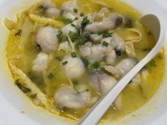 -渝是乎酸菜鱼(龙旗购物中心店)