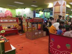 -莫莉幻想儿童乐园(武汉金银潭永旺店)